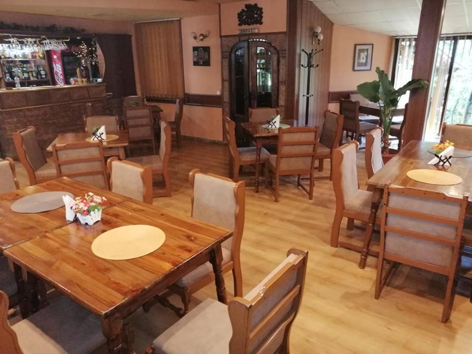 Хотел Омега Stara Zagora Esterno foto