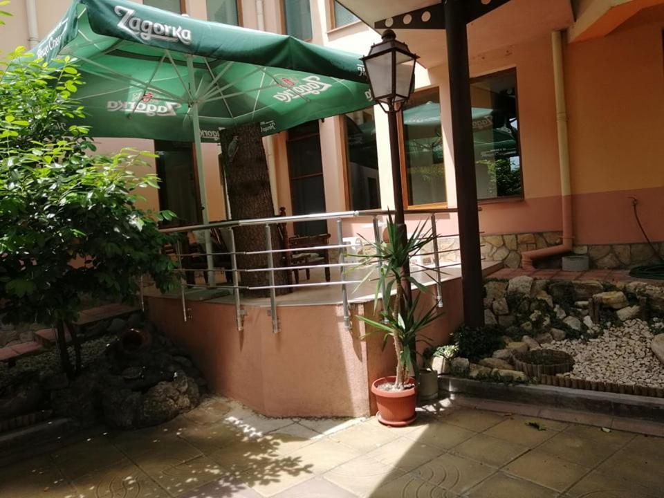 Хотел Омега Stara Zagora Esterno foto